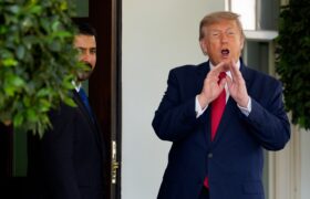 Trump rejette la pause sur les contrôles routiers ICE après les fusillades mortelles de juillet