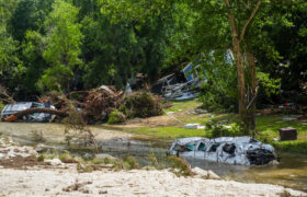 Trump sous le feu des critiques pour avoir détourné des travailleurs des secours en cas de catastrophe vers la police de l&rsquo;immigration