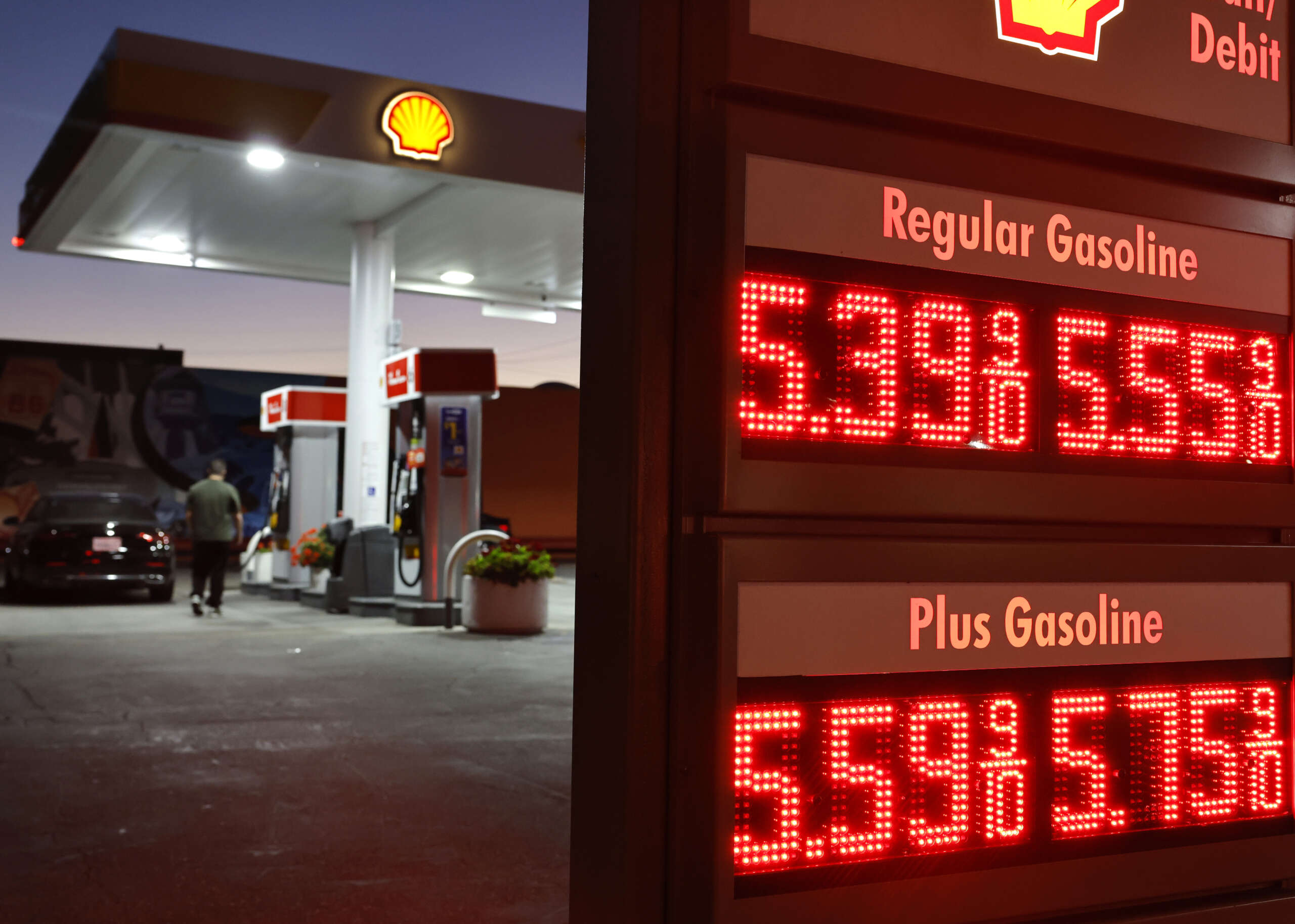 Alors que la guerre contre l'Iran fait grimper les prix du gaz, les bénéfices de Shell font plus que doubler