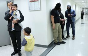 Des milliers d’enfants migrants risquent de perdre la représentation légale