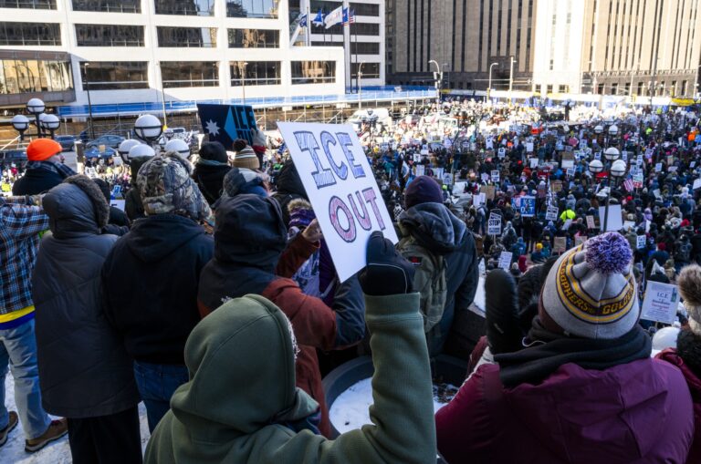 Des agents fédéraux ont commencé à espionner des groupes de gauche du Minnesota 4 jours après que Pretti ait été abattu
