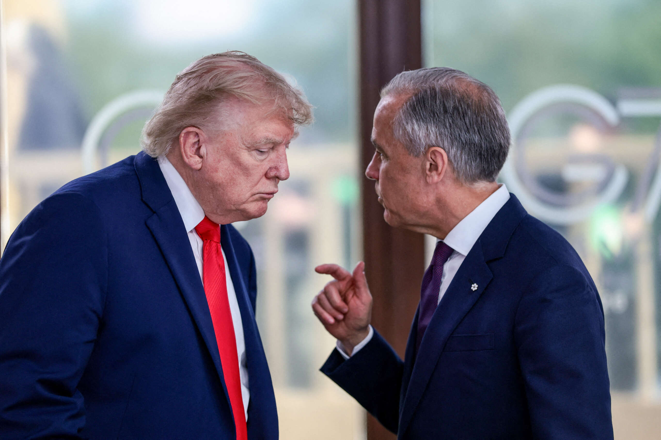 Les tarifs douaniers de 50 pour cent de Trump entrent en vigueur après l'échec des négociations commerciales entre les États-Unis et le Canada