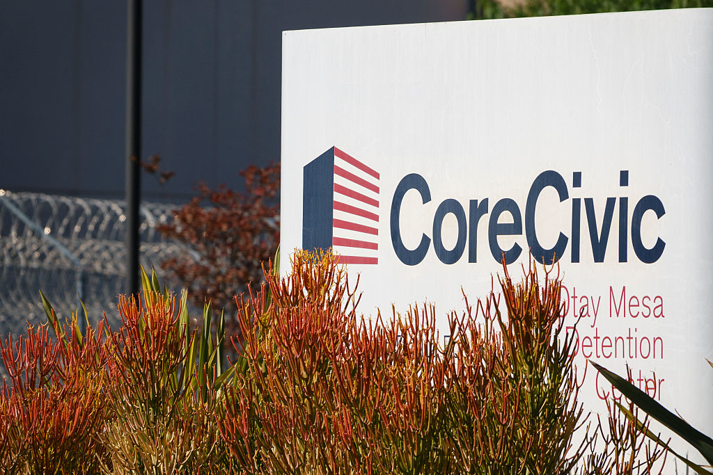 Le PDG de CoreCivic dit aux actionnaires qu'ils bénéficient d'une expulsion massive