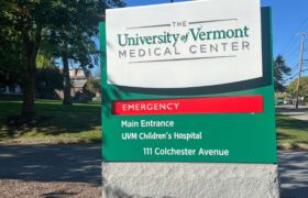 Les employés des hôpitaux du Vermont renforcent leur solidarité avec les travailleurs agricoles