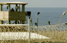Un migrant somalien ayant le droit légal de vivre aux États-Unis envoyé à Guantanamo