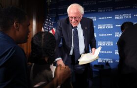 Bernie Sanders réintroduit un projet de loi visant à faire de la semaine de travail de 32 heures une nouvelle norme fédérale