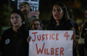 Les communautés d&rsquo;Austin se rassemblent autour de la victime de la fusillade ICE alors qu&rsquo;il fait face à des accusations criminelles