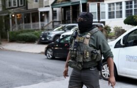 ICE accélère un programme d&rsquo;espionnage domestique à l&rsquo;échelle nationale dans des dizaines de villes